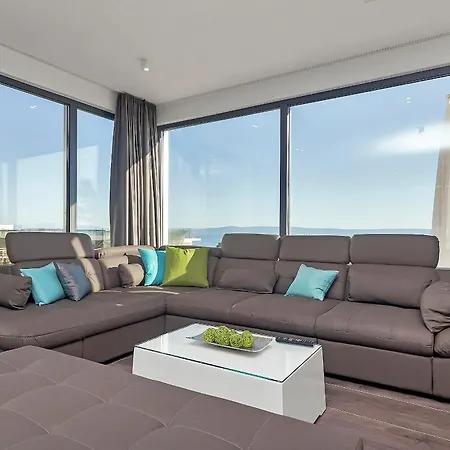 Modern Selina Nera With Heated Pool & Sea View In Villa Makarska
