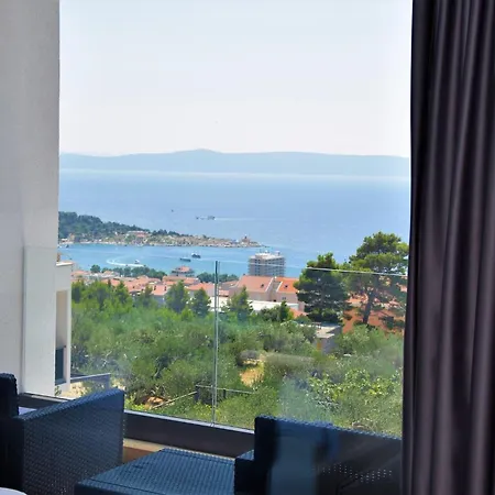 Modern Selina Nera With Heated Pool & Sea View In Villa Makarska