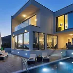 ヴィラ Modern Selina Nera With Heated Pool & Sea View In *