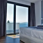 Modern Selina Nera With Heated Pool & Sea View In ヴィラ マカルスカ