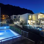 ヴィラ Modern Selina Nera With Heated Pool & Sea View In