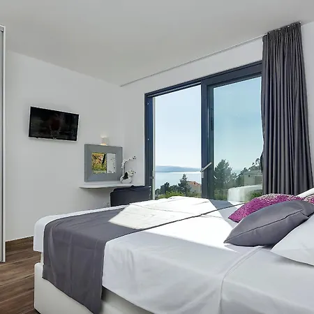 Modern Selina Nera With Heated Pool & Sea View In