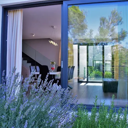 Modern Selina Nera With Heated Pool & Sea View In Villa