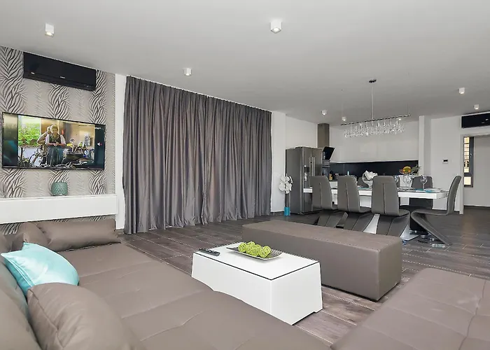 Βίλα Modern Selina Nera With Heated Pool & Sea View In *