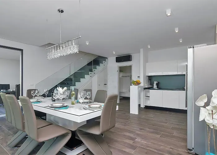 Βίλα Modern Selina Nera With Heated Pool & Sea View In Μακάρσκα