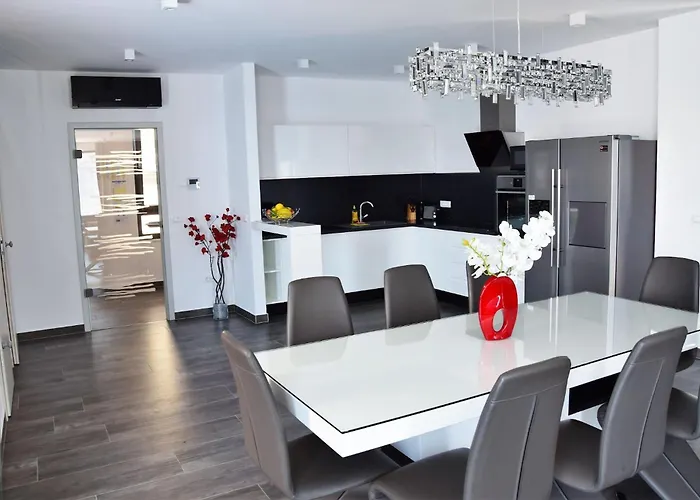 Villa Modern Selina Nera With Heated Pool & Sea View In Makarska