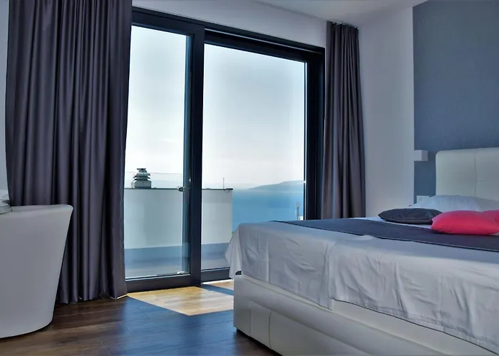 Modern Selina Nera With Heated Pool & Sea View In Μακάρσκα