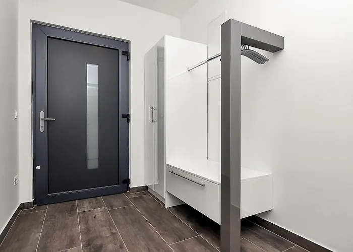 Modern Selina Nera With Heated Pool & Sea View In * Μακάρσκα