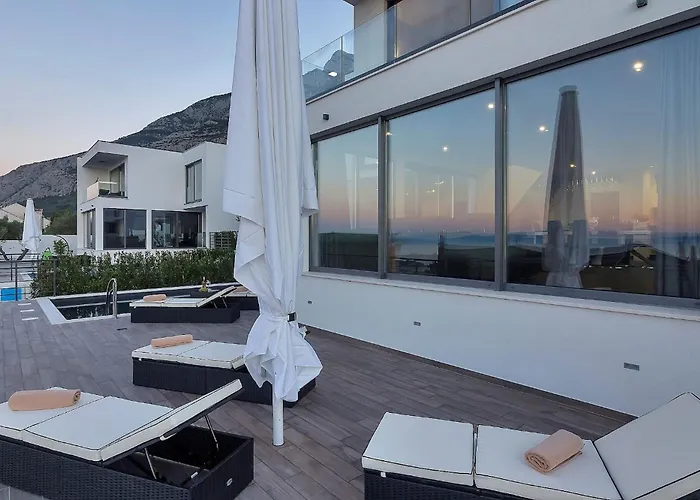 Modern Selina Nera With Heated Pool & Sea View In Villa