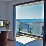 Willa Modern Selina Nera With Heated Pool & Sea View In Makarska