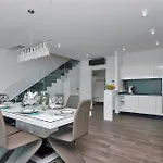 Willa Modern Selina Nera With Heated Pool & Sea View In Makarska