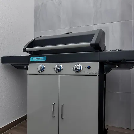 Selina Nera מאקרסקה