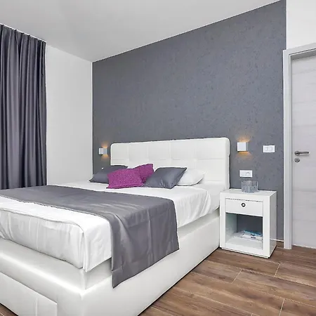 빌라 Modern Selina Nera With Heated Pool & Sea View In *