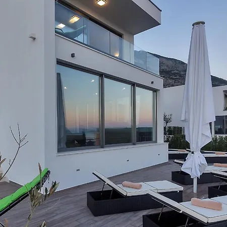 Modern Selina Nera With Heated Pool & Sea View In Villa