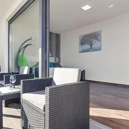 빌라 Modern Selina Nera With Heated Pool & Sea View In