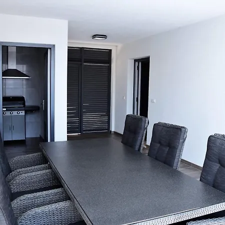 빌라 Modern Selina Nera With Heated Pool & Sea View In