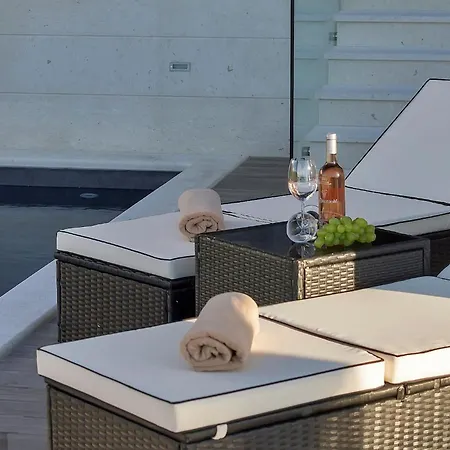 빌라 Modern Selina Nera With Heated Pool & Sea View In 마카르스카