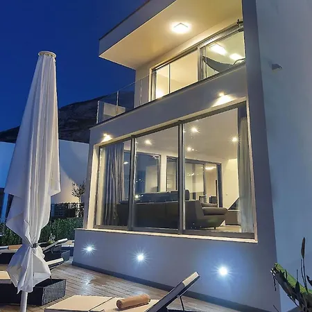 Modern Selina Nera With Heated Pool & Sea View In Makarska