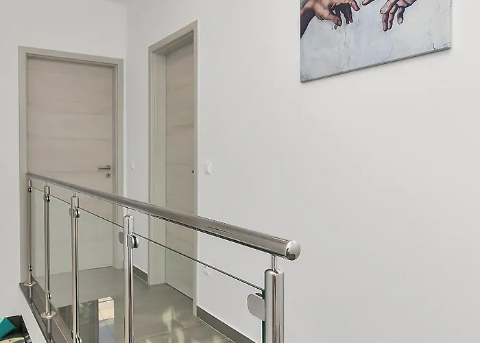 Modern Selina Nera With Heated Pool & Sea View In Villa