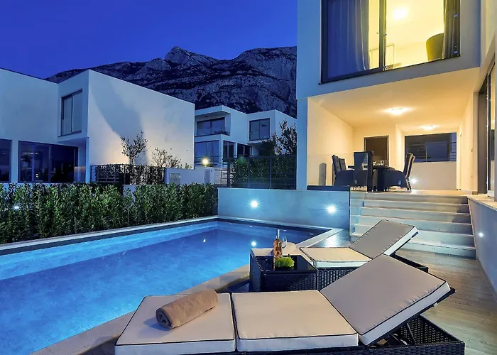 Modern Selina Nera With Heated Pool & Sea View In Makarska